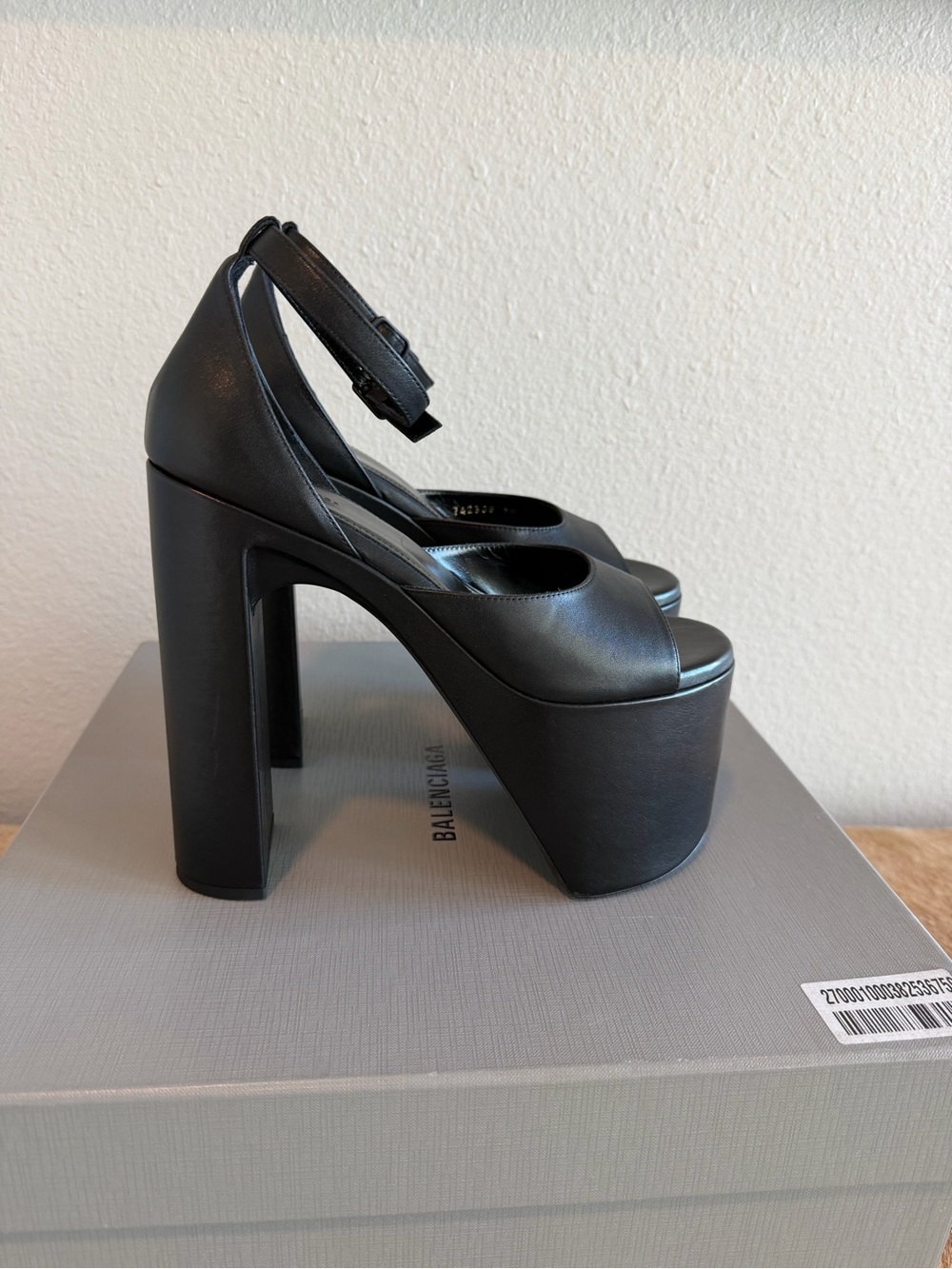Balenciaga Camden Black Leather Sandals-Good Condition-Size 38
